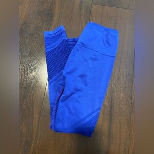 Fabletics seamless Xs extra small blue women’s Leggings bottoms active laser cut